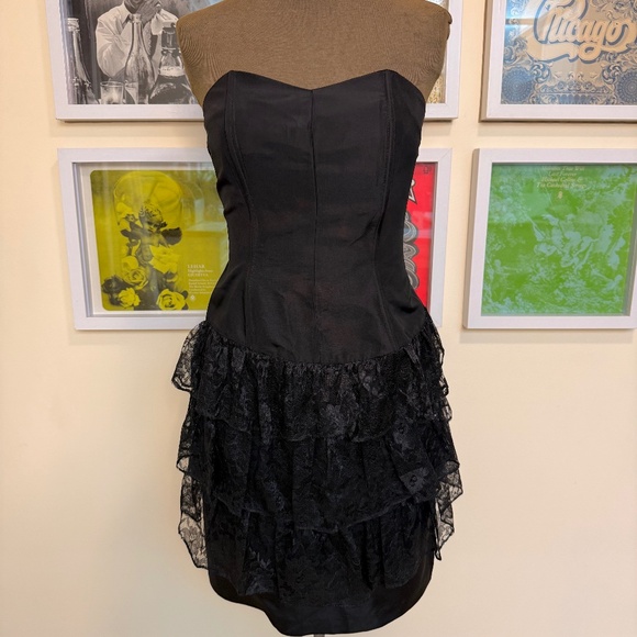 Vintage 80s Black Strapless Party Dress Lace Ruffle Skirt Bow Back - Picture 1 of 8